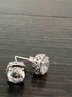 QVC 925 Sterling Silver Diamonique Cushion Cut Solitaire Stud Earrings NWT 🌟